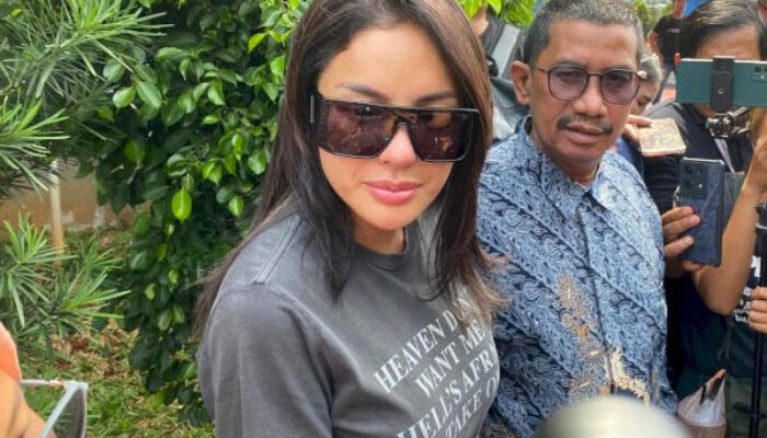 Akhirnya Nikita Mirzani Laporkan Vadel Bajideh kepada Kepolisian