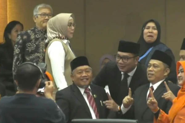 Banyak yang Pertanyakan Kehadiran Cagub RK-Suswono pada Acara Pelantikan DPRD DKI Jakarta