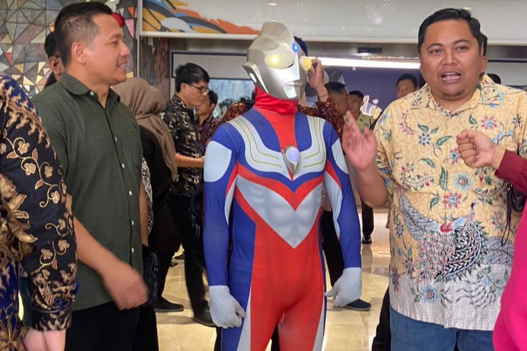 Ada Ultraman, Acara Pelantikan Anggota DPR RI 2024-2029 jadi Geger