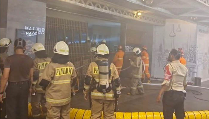 Ditengah Hiruk Pikuk Pilkada DKI Jakarta Pusat Perbelanjaan Grand Indonesia Kebakaran