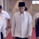 Jokowi Terlihat Di Tengah Umat Islam Tengah Menjalani Sholat Jumat di Masjid Istiqlal Jakarta
