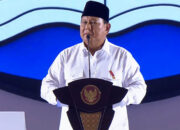 Prabowo Mengaku Bangga, Karena Meskipun Baru Sebulan Dirinya Menjabat Presiden Dia Sudah Umumkan Gaji Guru