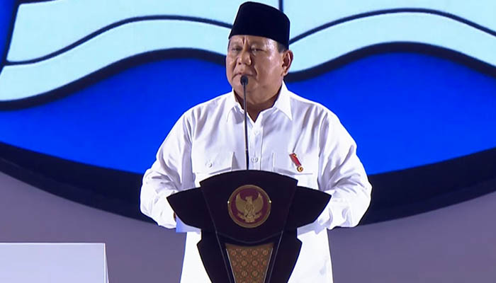 Prabowo Mengaku Bangga, Karena Meskipun Baru Sebulan Dirinya Menjabat Presiden Dia Sudah Umumkan Gaji Guru