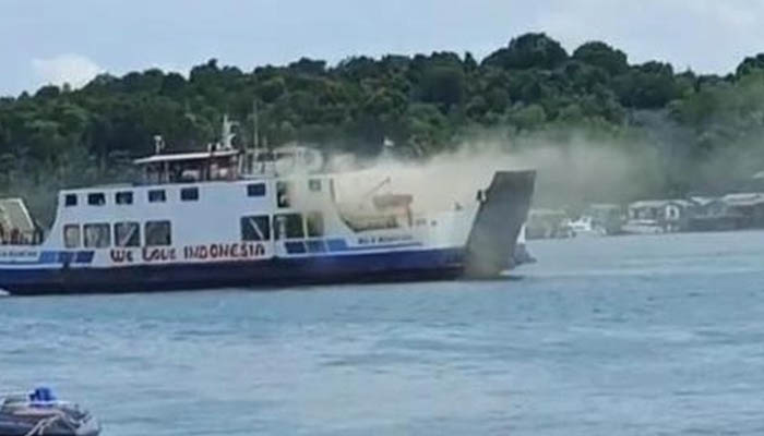 Kapal Roro Mulia Nusantara yang Melayani Rute Tanjung Uban, Bintan-Telaga Punggur, Batam Terbakar Waktu Sandar di Pelabuhan ASDP Batam