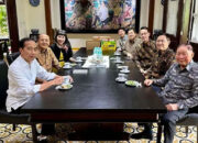 Ketika Bos Lippo Makan Enak di Rumah Jokowi di Solo, Konsumen Meikarta Unjuk Rasa di Jakarta, Mereka Tuntut Pembayaran Apartemen Dikembalikan