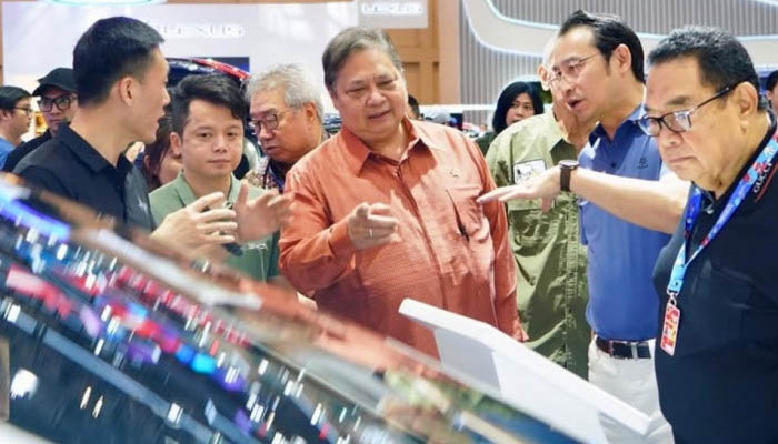 Menko Ekonomi Airlangga Hartarto Langsung Tagih Komitmen Pengusaha Otomotif China Merk BYD Segera Bangun Pabrik di Indonesia dan Juga bisa Ekspor