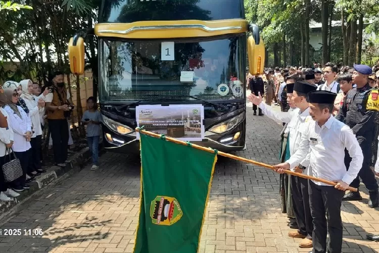 445 Calon Haji Asal Purwakarta Diberangkatkan ke Embarkasi Kertajati, 225 Mobil Dinas Dikerahkan