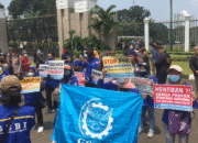 GSBI Kepung DPR, Tuntut Cabut Omnibus Law dan Hapus Outsourcing
