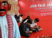 Ratusan Pencari Kerja Padati Job Fair di Gelanggang Remaja Kemayoran, Jakarta Pusat