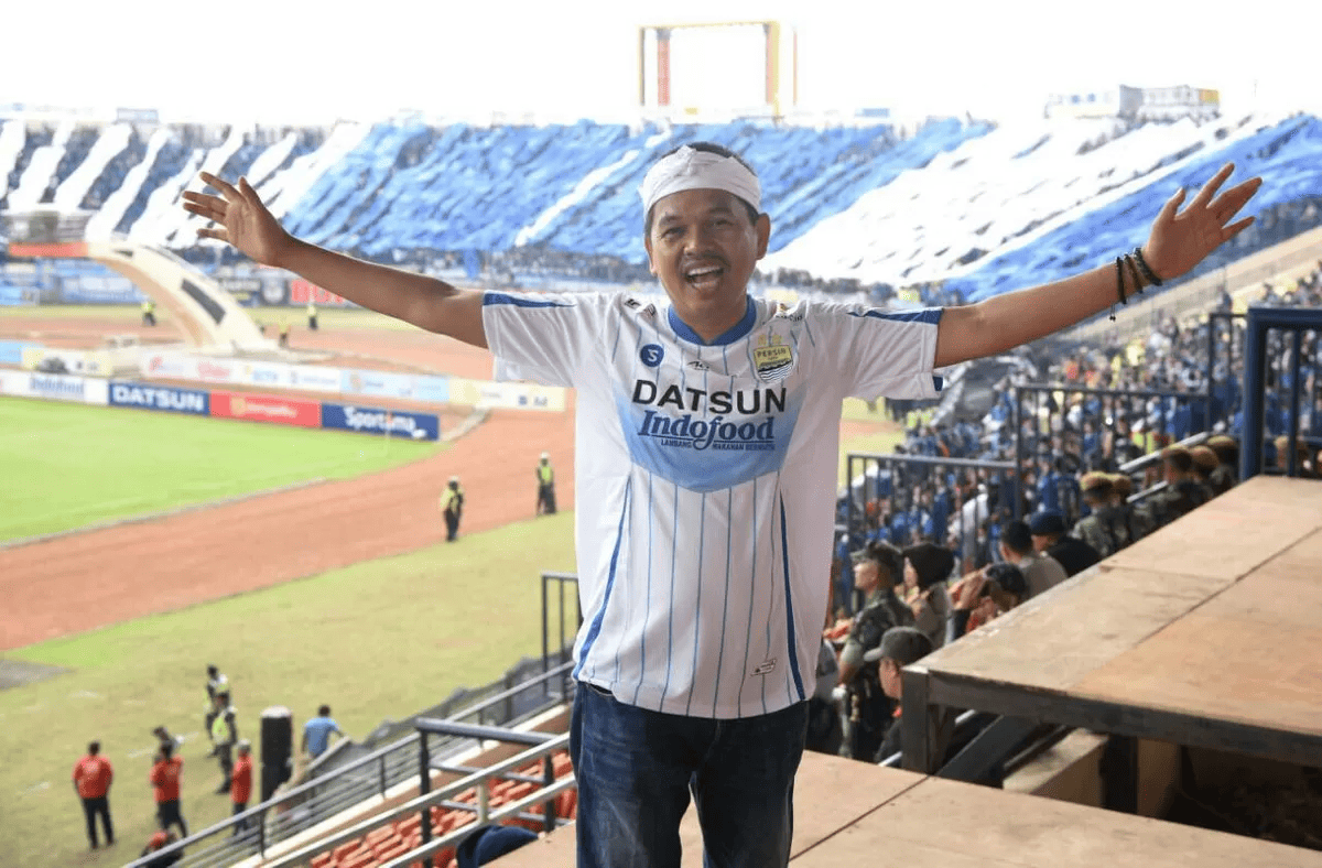 Dedy Mulyadi Berkonvoi Bersama Bobotoh di Jalan-jalan Bandung