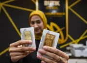 Harga Emas Antam Hari Ini Naik ke Rp1.910.000 per Gram