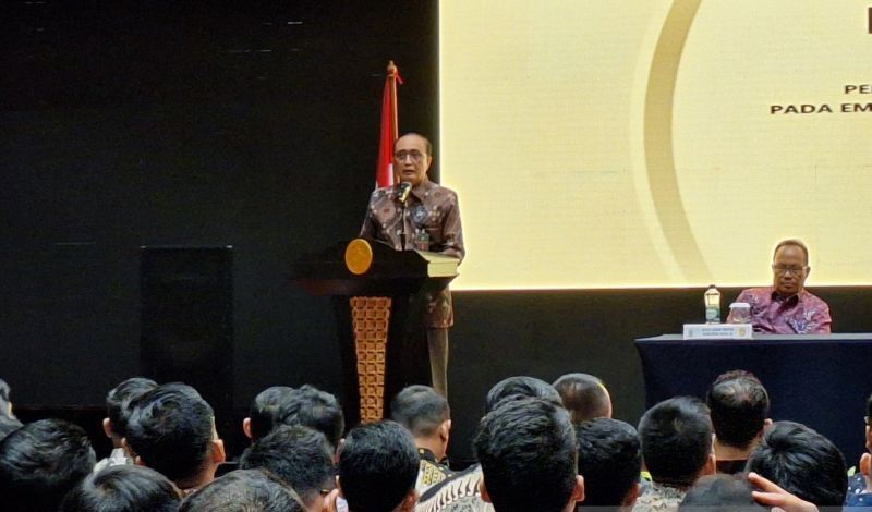 Ketua Mahkamah Agung Sunarto Saat Memberikan Pembinaan Kepada Para Hakim Baru Di Jakarta