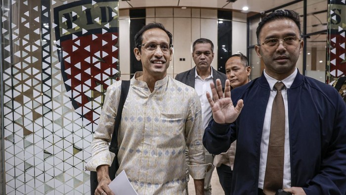 Nadiem Makarim Usai Diperiksa Kejagung Dalam Kasus Pengadaan Laptop Chromebook
