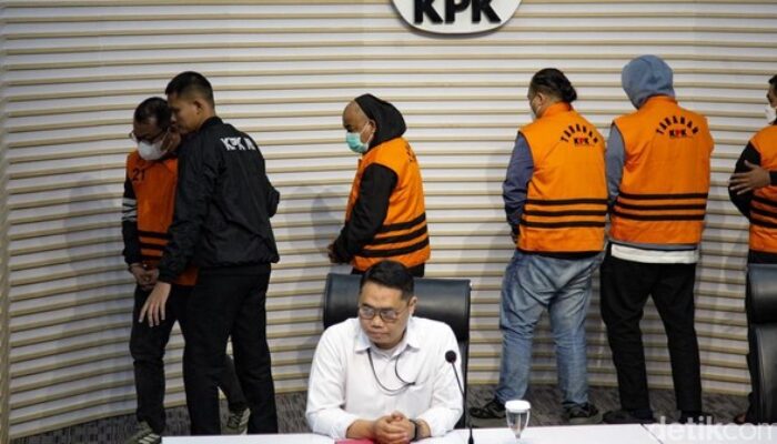 Jalan Rusak Diprotes Warga, KPK Langsung OTT Kadis PUPR Sumut!