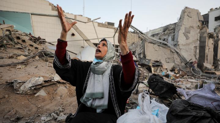 Rumah sakit di Gaza hancur akibat serangan udara Israel selama konflik yang menewaskan ratusan warga sipil
