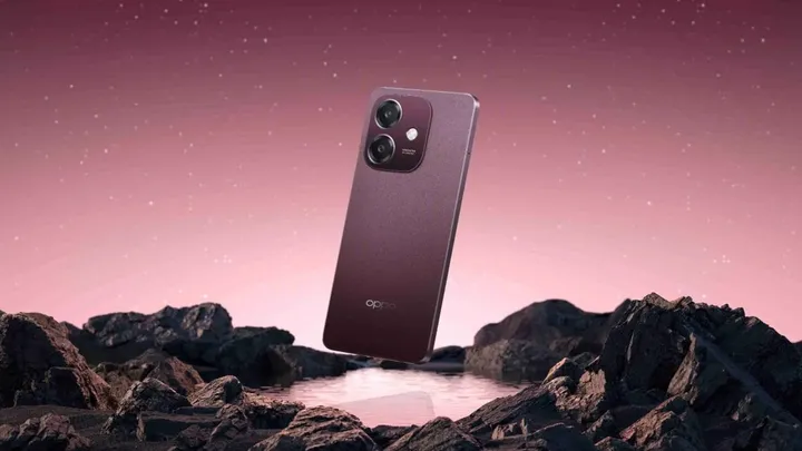 Tampilan Oppo A5i warna Starry Purple saat peluncuran resmi di Indonesia, Juni 2025