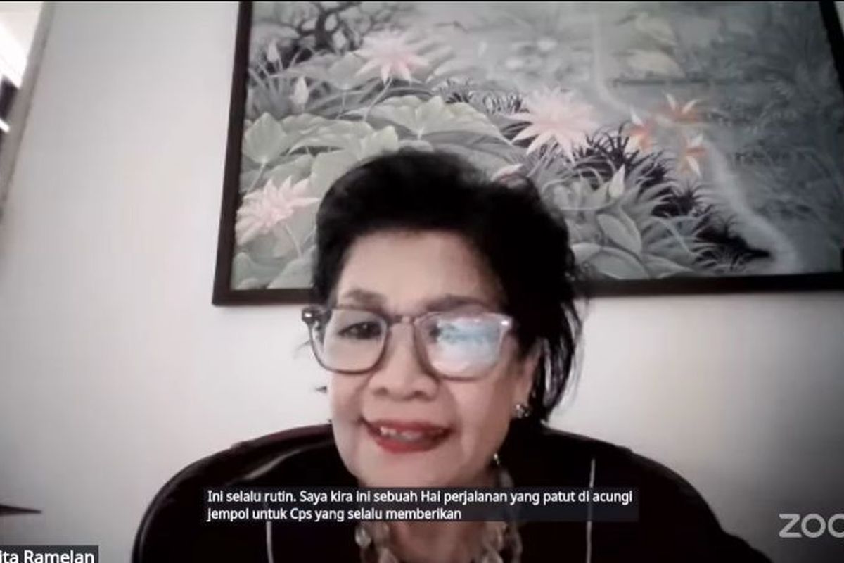 Wiwin Djuwita Ramelan menyampaikan kritik terhadap penggantian istilah prasejarah dalam diskusi daring bersama para arkeolog Indonesia