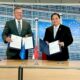 Airlangga Hartarto Dan Maroš Šefčovič Saat Penandatanganan Exchange Letter Ieu Cepa Di Brussel