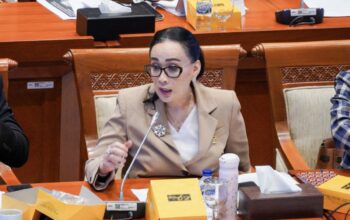 Anggota Dpr Ri Oleh Soleh Menyampaikan Pernyataan Soal Konflik Thailand Kamboja
