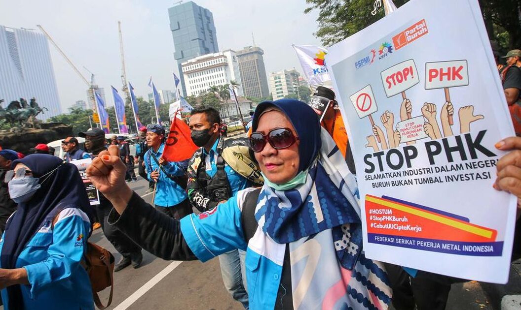 Demo Buruh Menolak Kebijakan Impor Bebas Produk As Yang Dinilai Ancam Kelangsungan Industri Lokal
