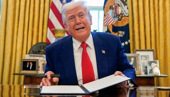Trump Kirim ‘Hantaman Dagang’ ke RI: Tarif 32% Resmi Berlaku 1 Agustus!