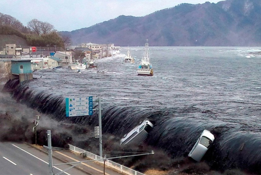 Gelombang Tsunami Di Jepang 2011