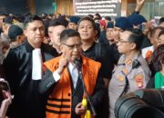 Hasto Kristiyanto Angkat Tangan Sebelum Vonis Kasus Harun Masiku Dibacakan Di Pengadilan Tipikor Jakarta