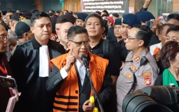 Hasto Kristiyanto Angkat Tangan Sebelum Vonis Kasus Harun Masiku Dibacakan Di Pengadilan Tipikor Jakarta