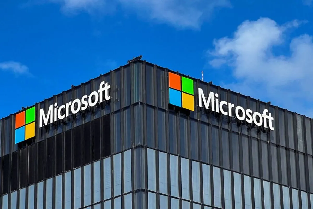 Ilustrasi Phk Massal Microsoft Akibat Fokus Investasi Kecerdasan Buatan