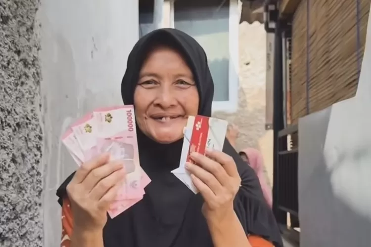 Ilustrasi Pencairan Bansos Bpnt Rp400 Ribu Awal Juli 2025 Di Kks Bank Mandiri