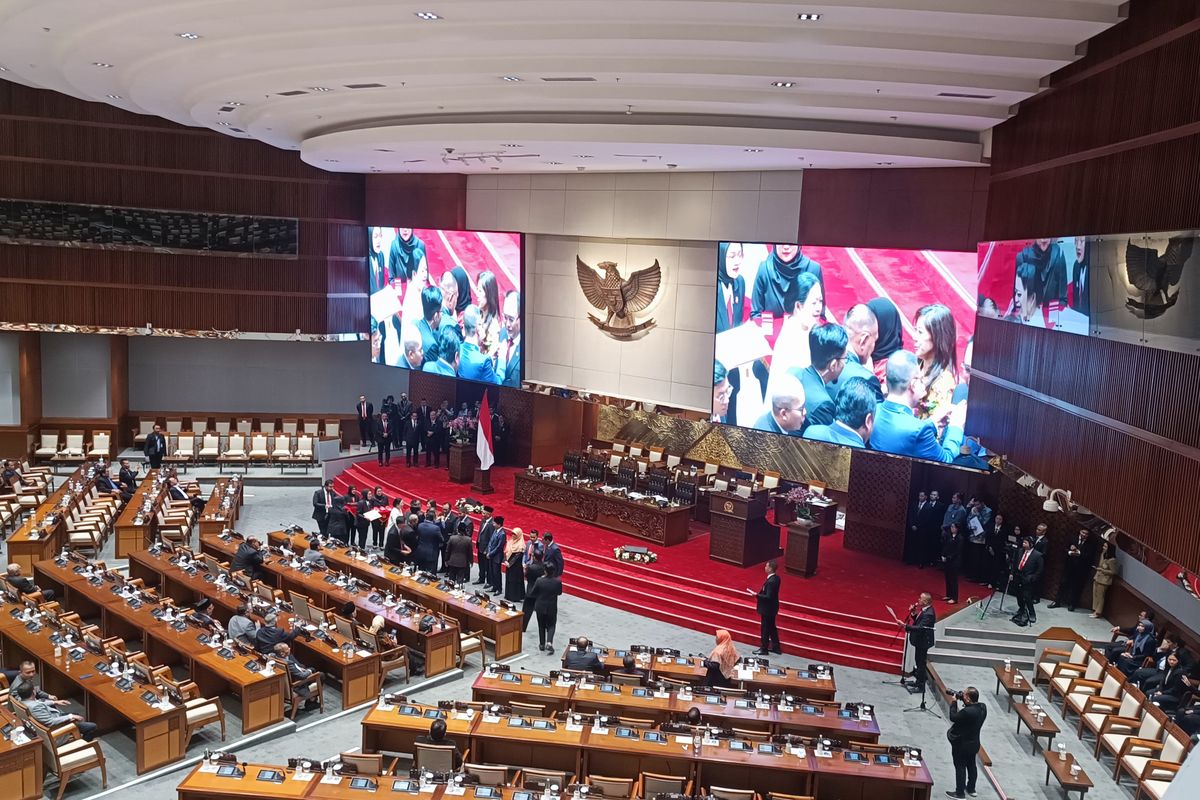Ilustrasi Sidang Dpr Bahas Revisi Uu Mahkamah Konstitusi