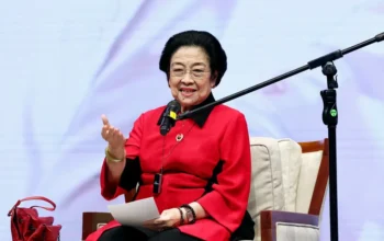 Ketua Umum Pdi P Megawati Soekarnoputri Dalam Sebuah Agenda Partai