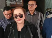 Lisa Mariana Memberikan Keterangan Usai Diperiksa Polisi Terkait Video Syur Yang Viral