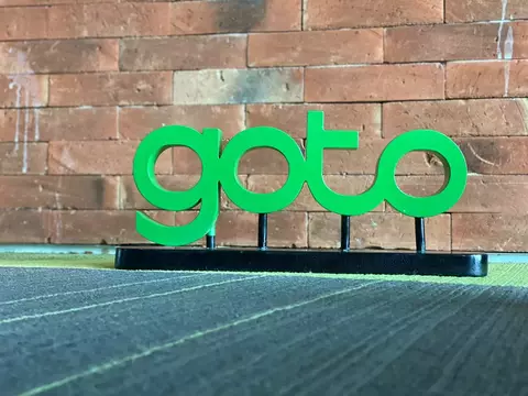 Logo Gojek Tokopedia (goto) Yang Terpasang Di Kantor Pusat Perusahaan