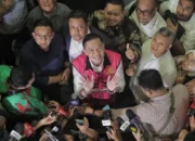Mantan Menteri Perdagangan Tom Lembong Usai Divonis 4,5 Tahun Penjara Dalam Kasus Korupsi Impor Gula