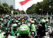 Massa Pengemudi Ojol Demo Depan Istana Merdeka Tuntut Regulasi Aplikator