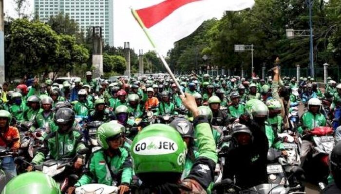 Ribuan Ojol Demo di Istana, Massa Ancam Matikan Aplikasi