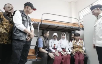 Menteri Sosial Meninjau Sekolah Rakyat Dengan Kurikulum Tailor Made Di Sentra Handayani