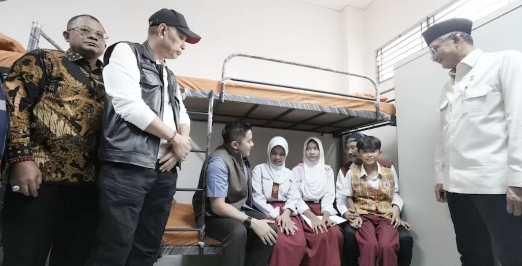 Menteri Sosial Meninjau Sekolah Rakyat Dengan Kurikulum Tailor Made Di Sentra Handayani
