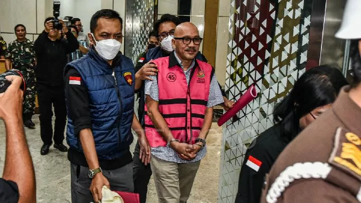 Mulyatsyah Keluar Dari Gedung Kejaksaan Agung Usai Ditetapkan Sebagai Tersangka Korupsi Chromebook