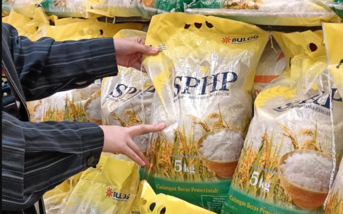 Penyaluran Beras Sphp Dan Bansos Oleh Pemerintah Untuk Stabilisasi Harga Beras