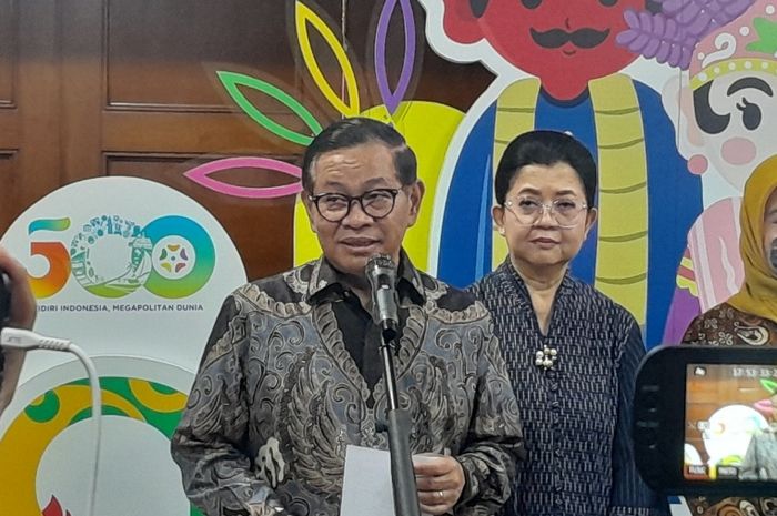 Pramono Anung Memberikan Pernyataan Soal Pajak Padel Di Balai Kota Jakarta