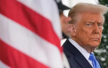 Presiden As Donald Trump Di Tengah Isu Tarif Impor Yang Memengaruhi Inflasi As