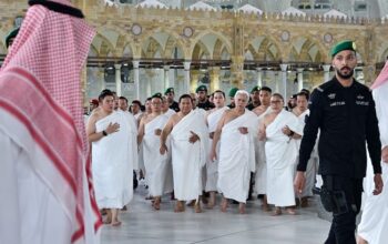 Presiden Prabowo Subianto Saat Menjalankan Ibadah Umrah Di Mekkah Dalam Kunjungan Kenegaraan Ke Arab Saudi