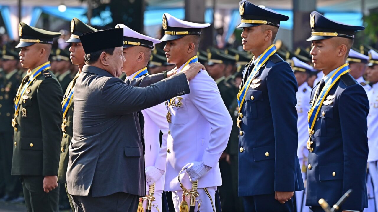 Presiden Prabowo Melantik Perwira Tni Polri Dan Menyerahkan Adhi Makayasa Di Istana Merdeka