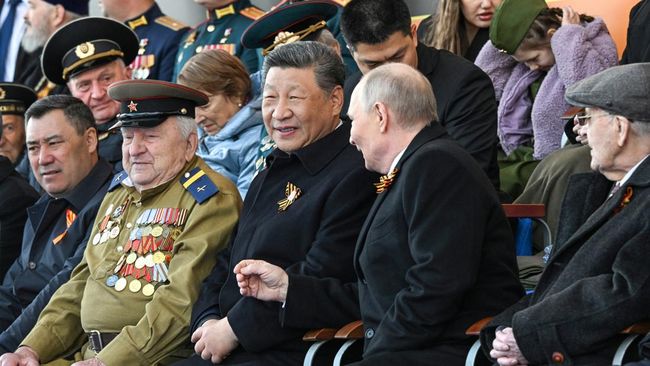 Presiden Vladimir Putin Dan Presiden Xi Jinping Dalam Parade Militer Sebelum Ktt Brics 2025