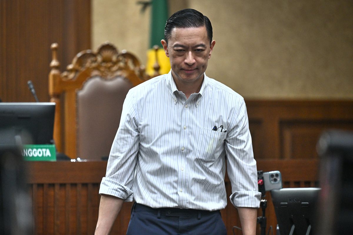 Tom Lembong Mendengarkan Vonis Di Pengadilan Tipikor Dalam Kasus Impor Gula