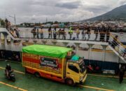 Truk Logistik Keluar Dari Kapal Feri Di Pelabuhan Bastiong Ternate, Dibebani Pungli Besar Setiap Tahun