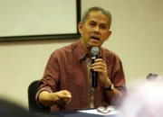Wakil Menteri Keuangan Anggito Abimanyu Saat Konferensi Pers Strategi Penerimaan Negara 2026