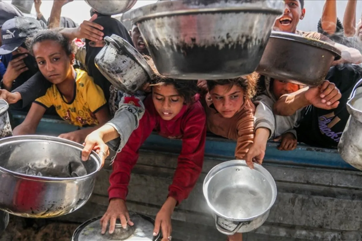 Warga Gaza Antre Makanan Di Dapur Umum Saat Kelaparan Makin Meluas Akibat Perang Dan Blokade